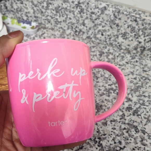 Colorful Assorted Mugs Set - Picture 5 of 6